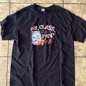 Cute teacher graphic tshirt! Size L